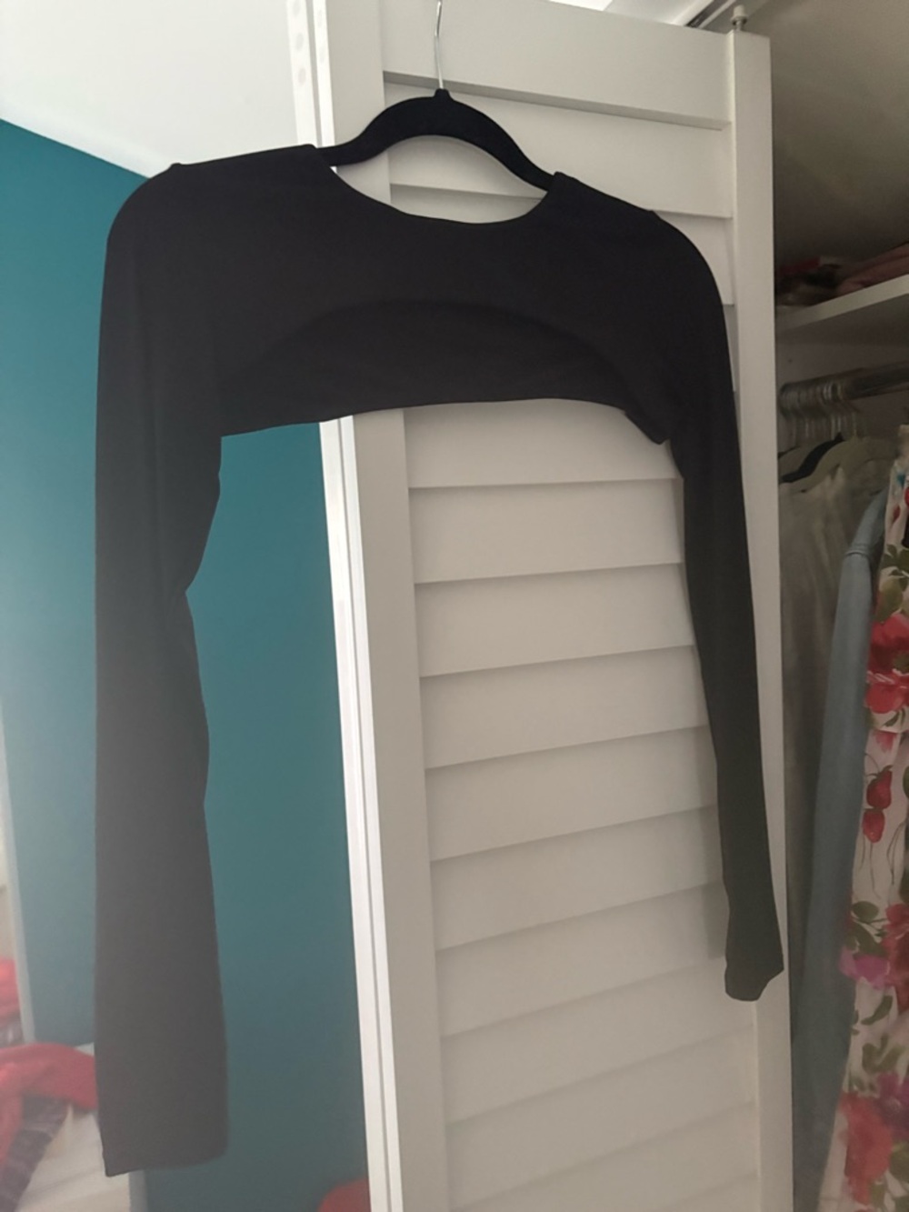 Black Women's Long Sleeve Shrug Top